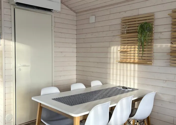 Rauha 2b, Minikoti Omalla Sisaeaenkaeynnillae, Ei Saunaa Appartement